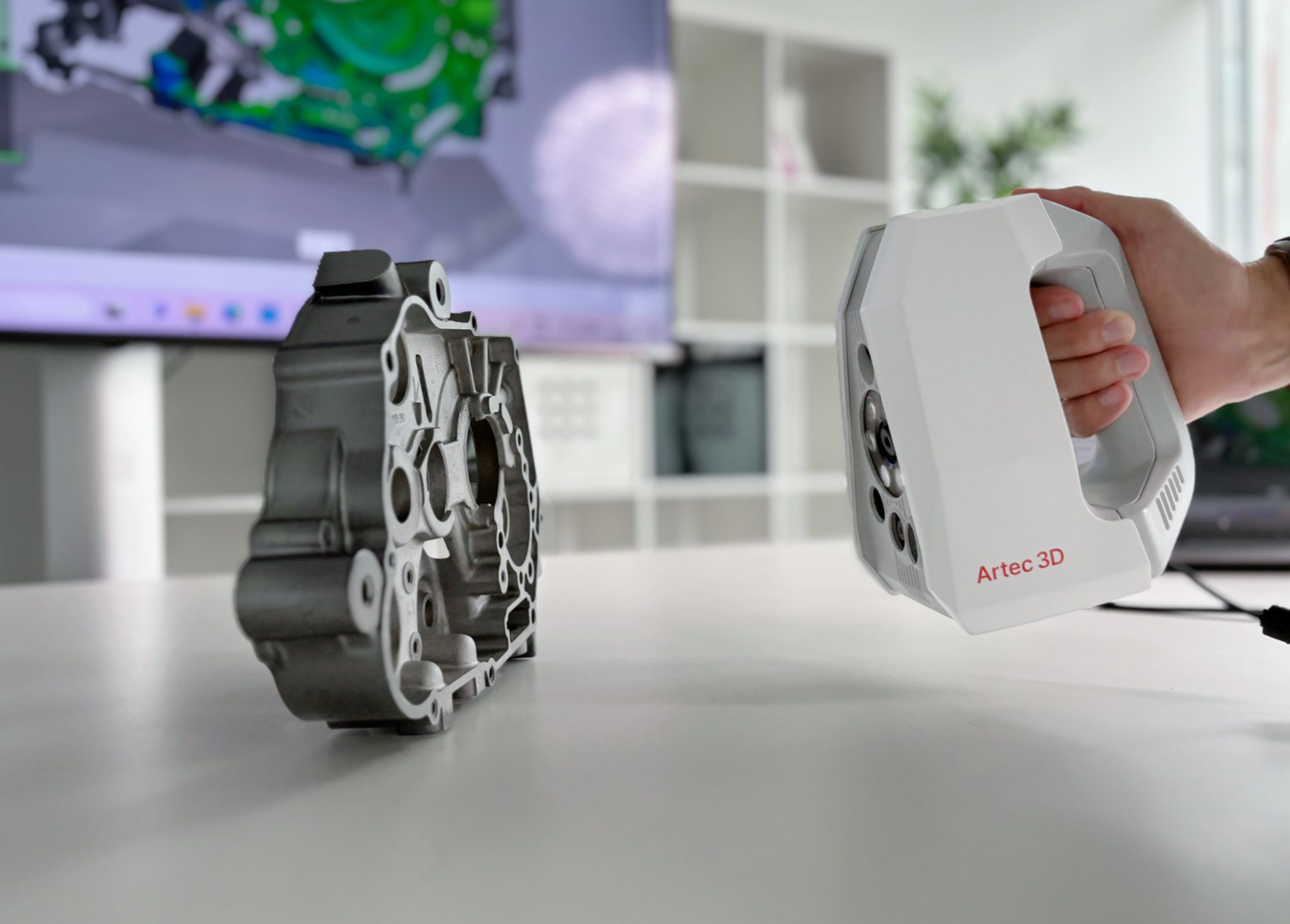 3D scanner capturing a mechanical part